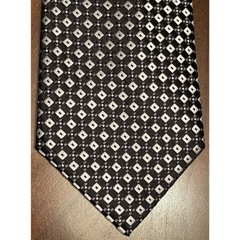 Jones New York Black Gray Hand Made 100% Silk Men’s Neck Tie Made In China